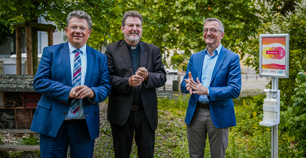 vl. Dr. Andreas Phlippi (Nds. Gesundheitsminister), Propst Wolfgang Semmet, Dr. Fabian Feil (Präsident des NLGA)